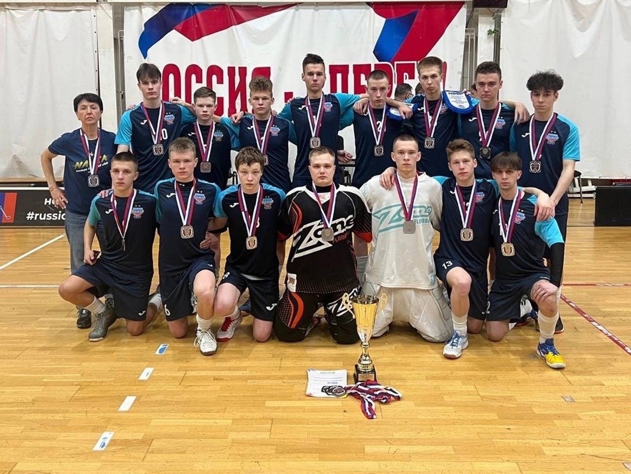 Флорболисты Новодвинска в составе сборной области и северодвинской команды стали призерами национального первенства.
