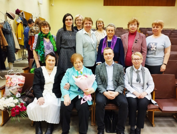 Эмилия Сверчкова награждена нагрудным знаком «За заслуги перед городом Новодвинском».