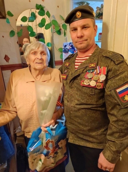 Новодвинск поздравляет своих ветеранов с Днём Победы в Великой Отечественной войне.